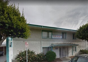 12318 Birch Ave. in Hawthorne, CA - Foto de edificio - Building Photo