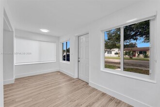 2434 Coolidge St in Hollywood, FL - Building Photo - Building Photo
