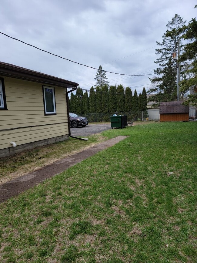 207 25th St NW in Bemidji, MN - Building Photo - Building Photo