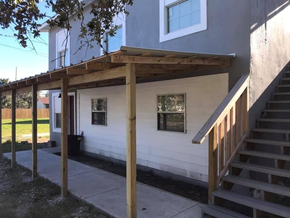 331 W Wilson Ave-Unit -B in Aransas Pass, TX - Building Photo
