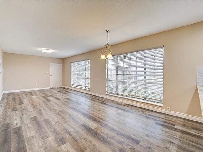 2101 Fountain View Dr, Unit B in Houston, TX - Building Photo - Building Photo