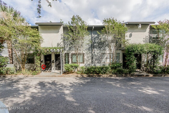 property at 3216 Oak St