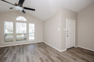 10213 Dallam Ln in Fort Worth, TX - Building Photo - Building Photo
