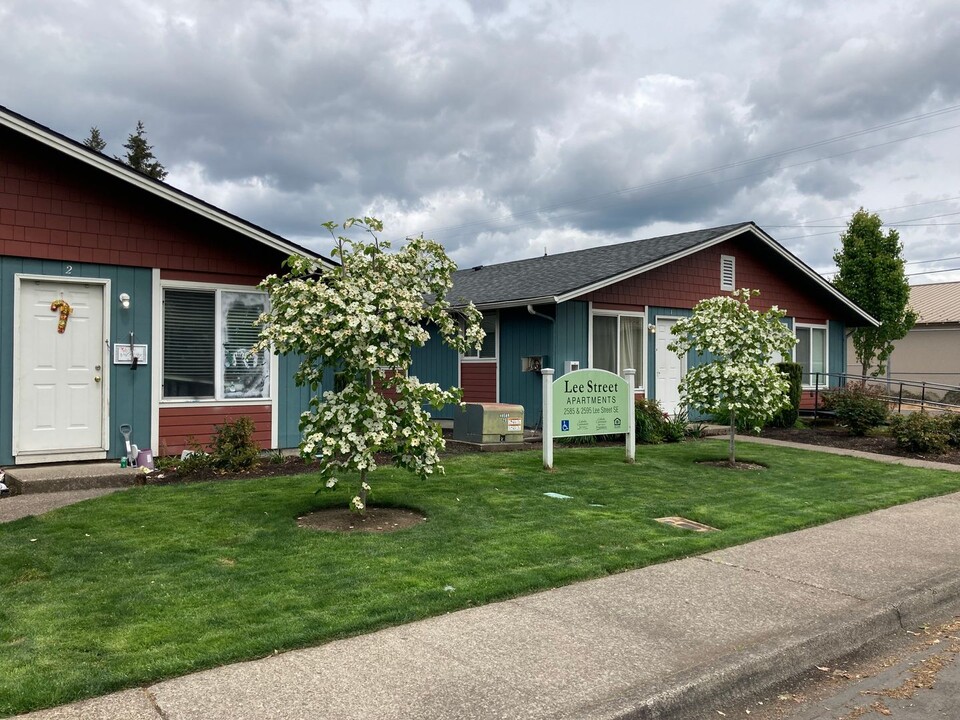 2585-2595 Lee St SE in Salem, OR - Building Photo
