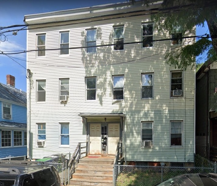 17 Otis St in Somerville, MA - Foto de edificio