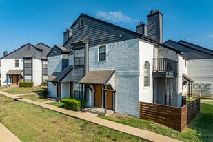 Knowlton Apartment Homes in Mesquite, TX - Building Photo