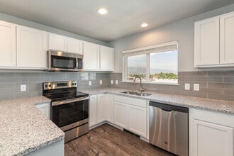 Cottages at Torin Point in Colorado Springs, CO - Foto de edificio - Building Photo