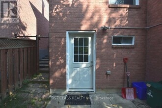 15 Carle Crescent in Ajax, ON - Building Photo - Building Photo