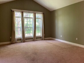 204 Berkeley Way in Monroeville, PA - Building Photo - Building Photo