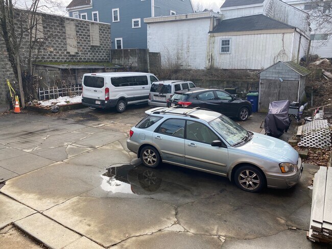 46 Derby St, Unit 2 in Somerville, MA - Building Photo - Building Photo