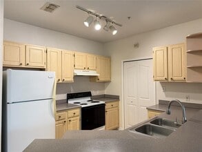 1100 Lake Shadow Cir in Maitland, FL - Building Photo - Building Photo