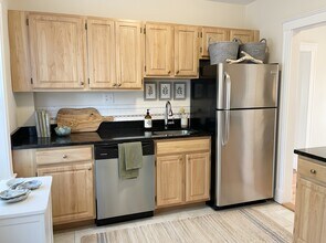 165 Winthrop Rd, Unit 3 in Brookline, MA - Foto de edificio - Building Photo