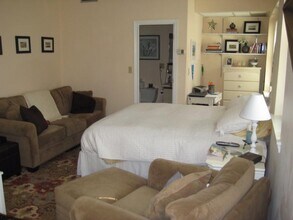 92 Gordon St, Unit 205 in Boston, MA - Building Photo - Building Photo