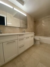 956 1st Ave in New York, NY - Building Photo - Building Photo
