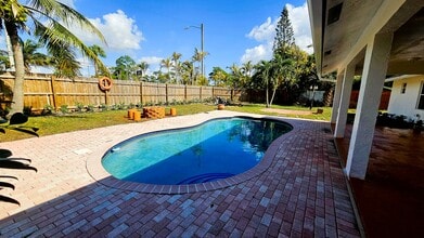 6070 Serene Run in Greenacres, FL - Building Photo - Building Photo