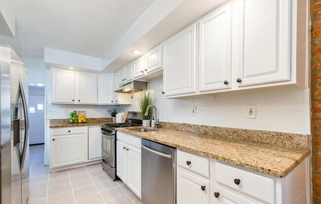 2538 Fleet St in Baltimore, MD - Building Photo - Building Photo