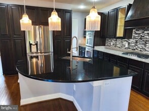 42274 Winter Haven Dr in Ashburn, VA - Building Photo - Building Photo