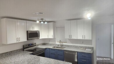 549 Martha Dr in Daytona Beach, FL - Building Photo - Building Photo