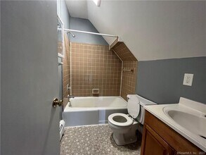 251 Black Rock Ave in Bridgeport, CT - Building Photo - Building Photo