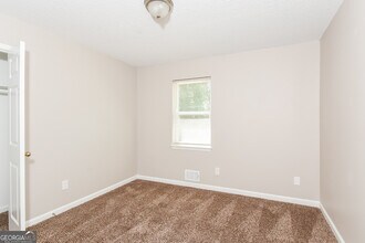 520 Valley Creek Rd SW in Mableton, GA - Building Photo - Building Photo
