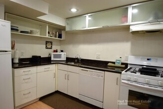 240 Mason Ter in Brookline, MA - Foto de edificio - Building Photo