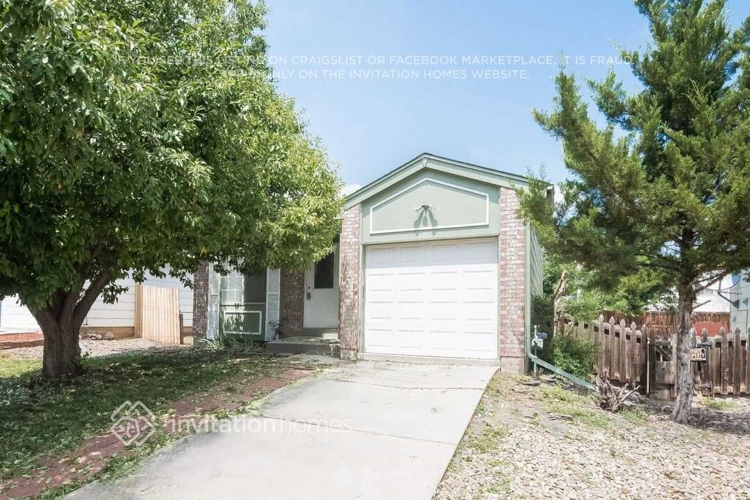 17865 E Bethany Pl in Aurora, CO - Foto de edificio