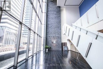 33 Charles St E in Toronto, ON - Building Photo - Building Photo