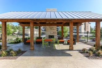 Creekside at Kenney's Fort in Round Rock, TX - Building Photo - Building Photo
