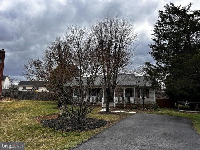 property at 123 Meadowbrooke Pl