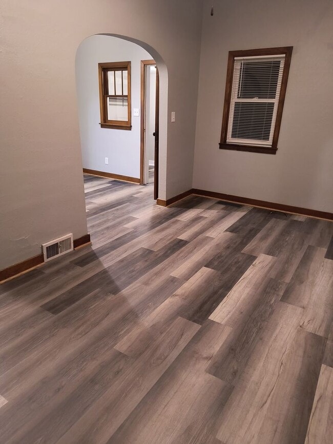 property at 1115 Hollister Ave