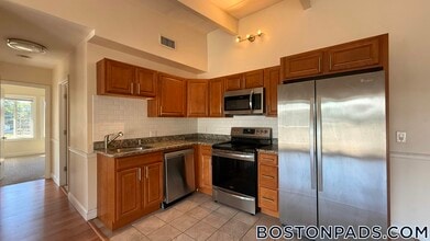 12 Westgate Dr in Woburn, MA - Building Photo - Building Photo