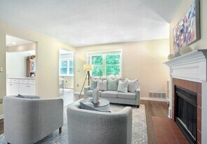 3705 Tuckers Ln in Hingham, MA - Building Photo