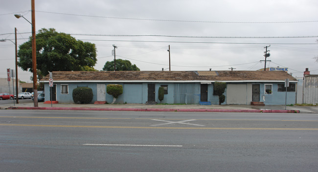 5950 S Central Ave in Los Angeles, CA - Building Photo - Building Photo