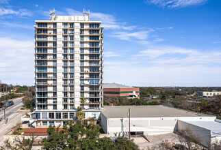 Olmos Tower in San Antonio, TX - Building Photo - Building Photo