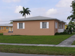 Flamingo Gardens in Miami, FL - Building Photo - Building Photo