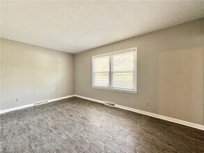 3020 Branderwood Dr in Greensboro, NC - Building Photo - Building Photo