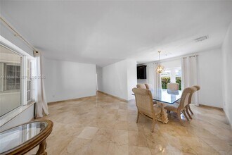 1700 N Treasure Dr in North Bay Village, FL - Building Photo - Building Photo