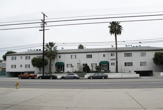 The Lancer in Van Nuys, CA - Building Photo - Building Photo