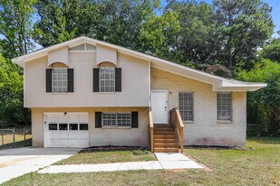 2655 6th St NE in Center Point, AL - Building Photo