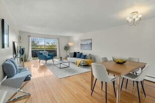 32 Whites Ave in Watertown, MA - Building Photo