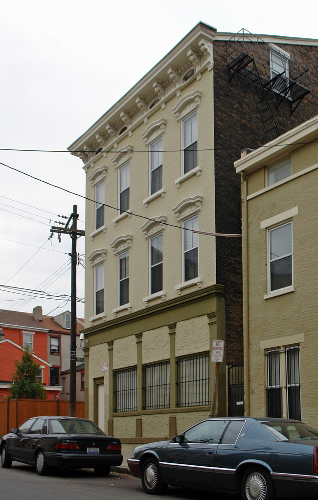 1635 Republic St in Cincinnati, OH - Building Photo - Building Photo