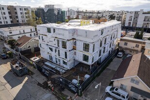 McDaniel House in Los Angeles, CA - Building Photo