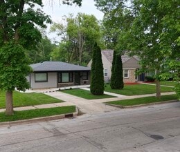 5270 N 57th St in Milwaukee, WI - Foto de edificio - Building Photo