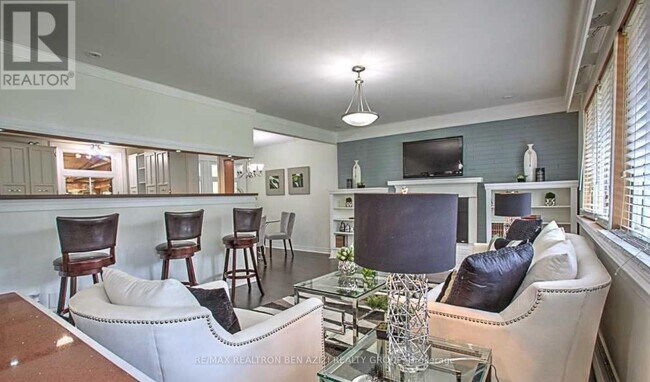 49 Don Mor Dr in Newmarket, ON - Building Photo - Building Photo