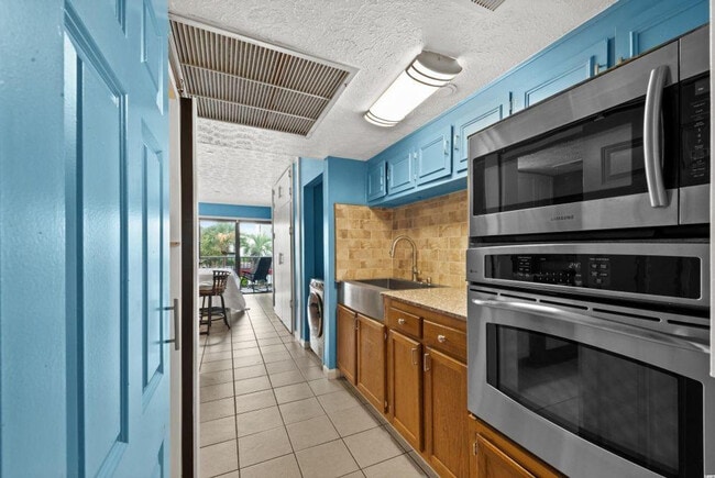 2000 S Ocean Blvd in Myrtle Beach, SC - Building Photo - Building Photo