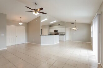 7905 Apple Blossom Dr in Lakeland, FL - Building Photo - Building Photo