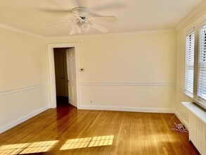 19 Cloelia Ter, Unit #1 in Newton, MA - Building Photo - Building Photo