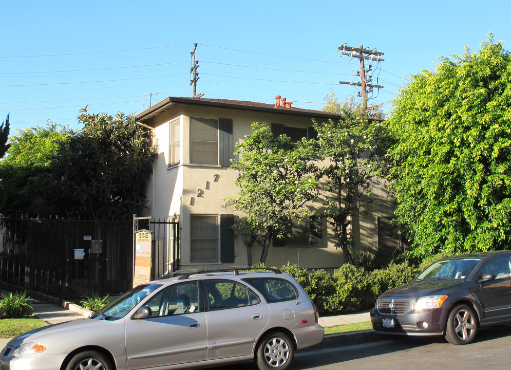 1217 S Westgate Ave in Los Angeles, CA - Foto de edificio