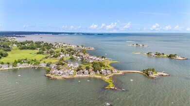 105 Sunset Beach Rd in Branford, CT - Building Photo - Building Photo