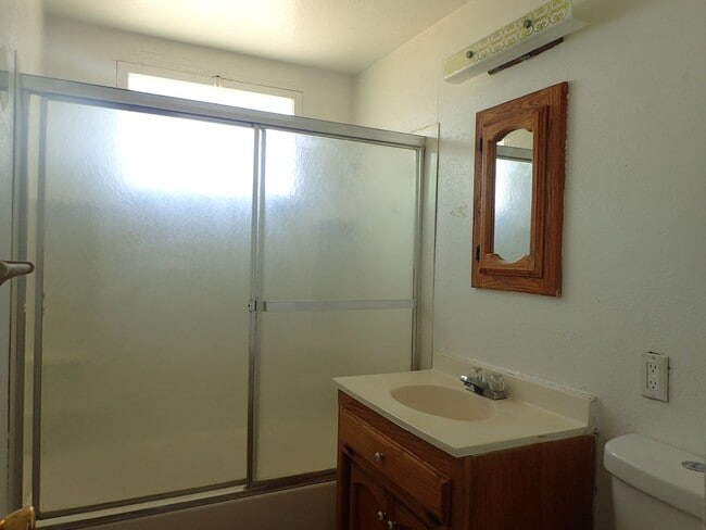 437 N Florence St in Ridgecrest, CA - Building Photo - Building Photo